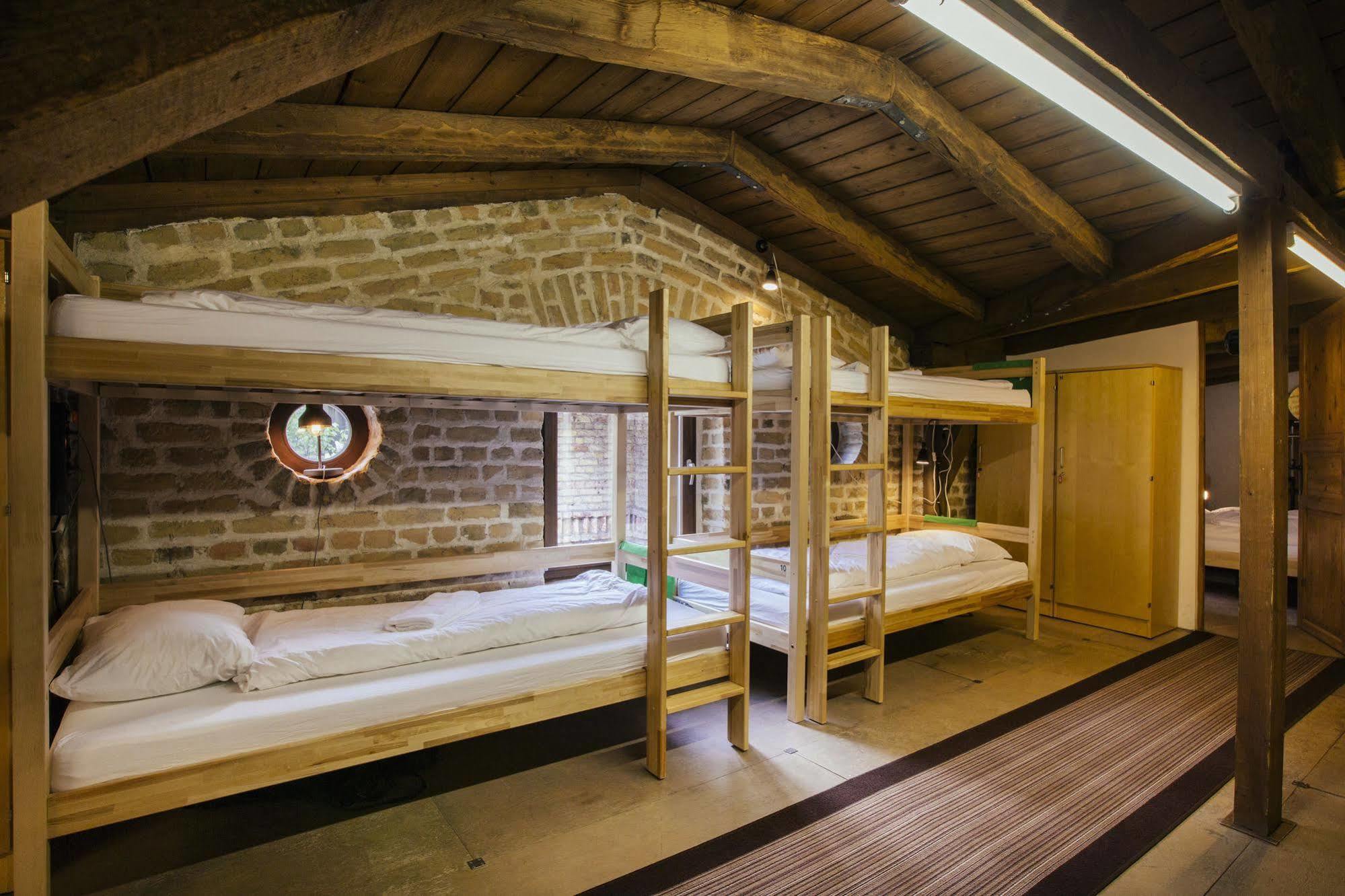 Amalienhof Guesthouse Riga Bagian luar foto