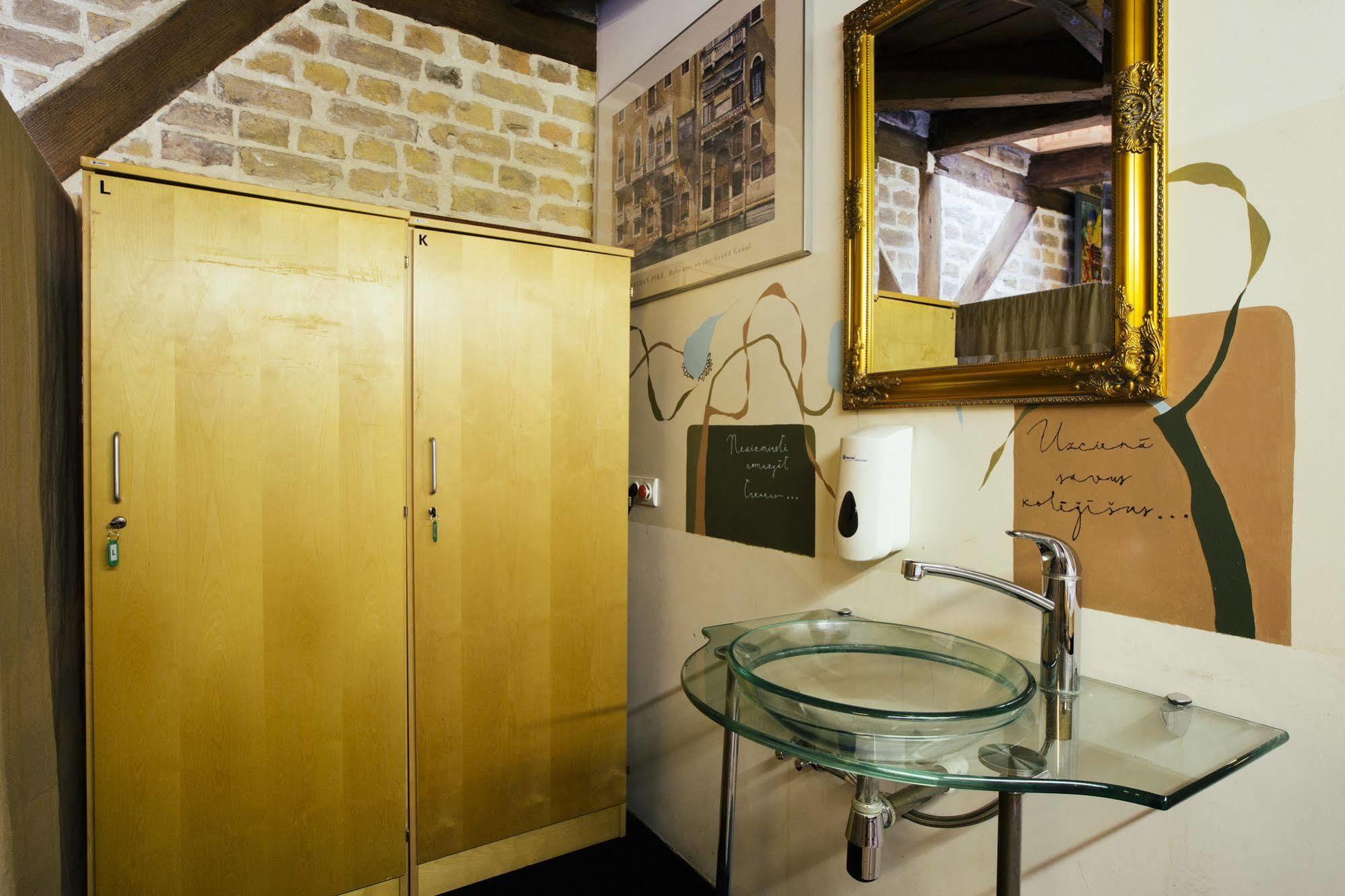 Amalienhof Guesthouse Riga Bagian luar foto