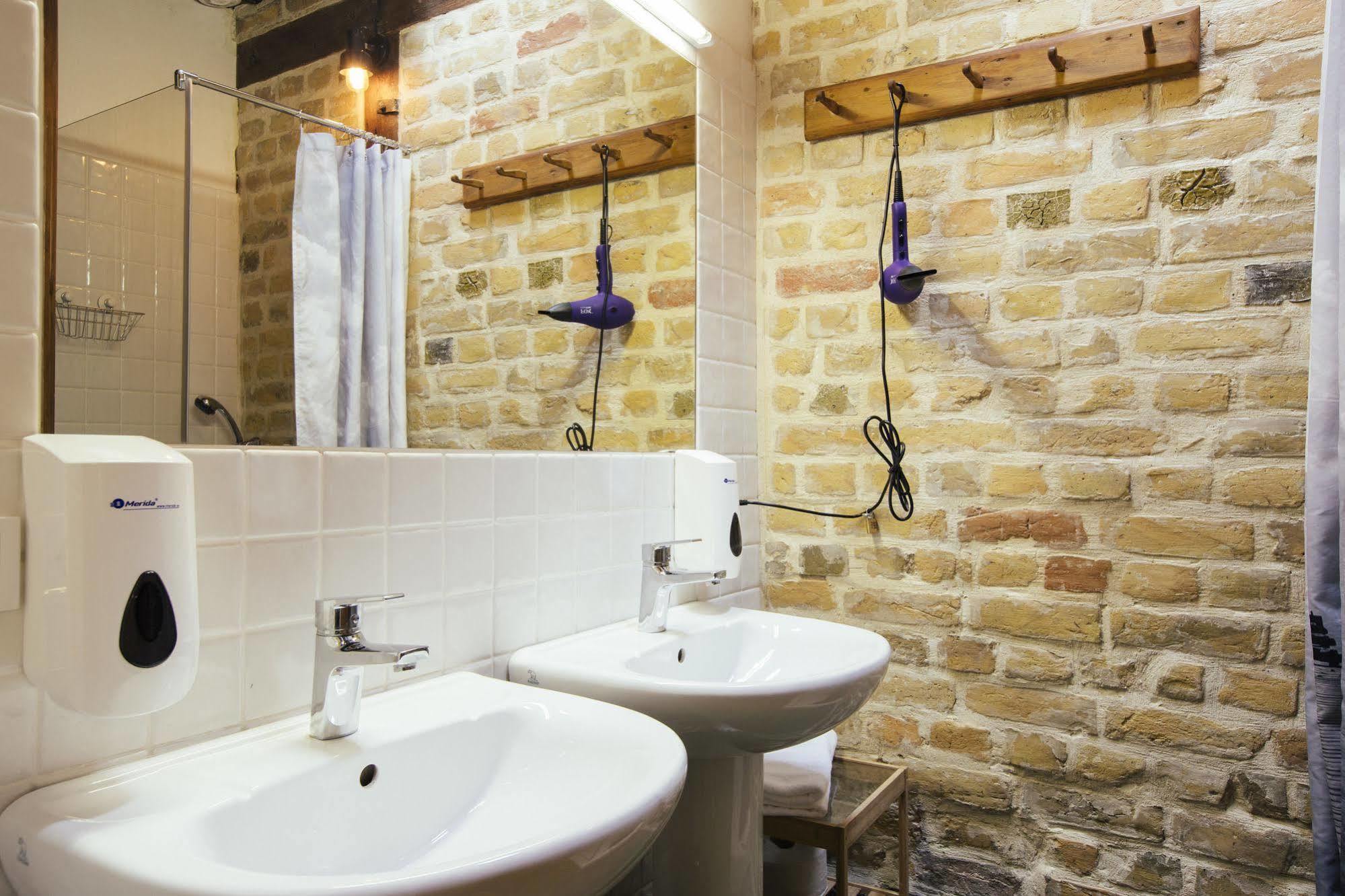 Amalienhof Guesthouse Riga Bagian luar foto